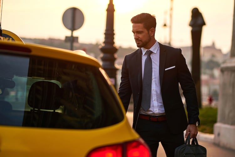 5 Reasons to Take a Taxi to the Airport